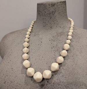 Vintage Avon 1986 Summer Art Necklace. Cream Melamine beads